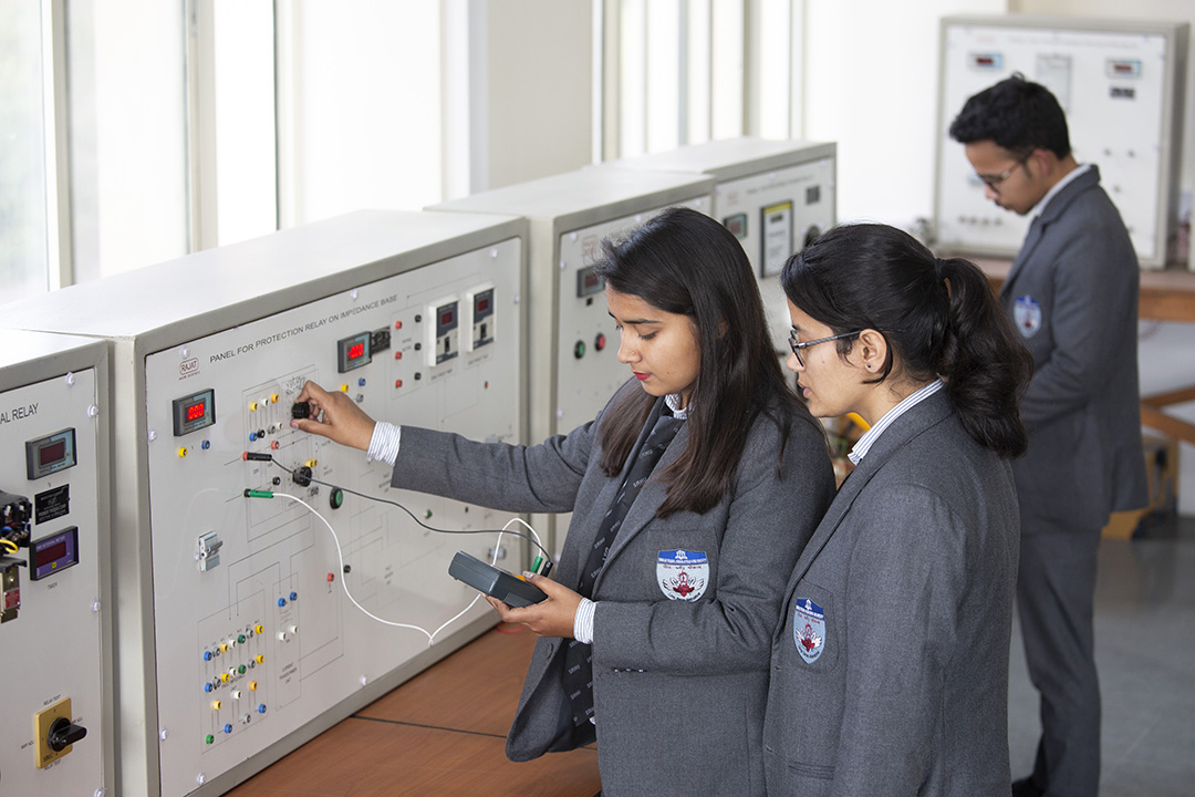 SRHU Dehradun Labs(5)