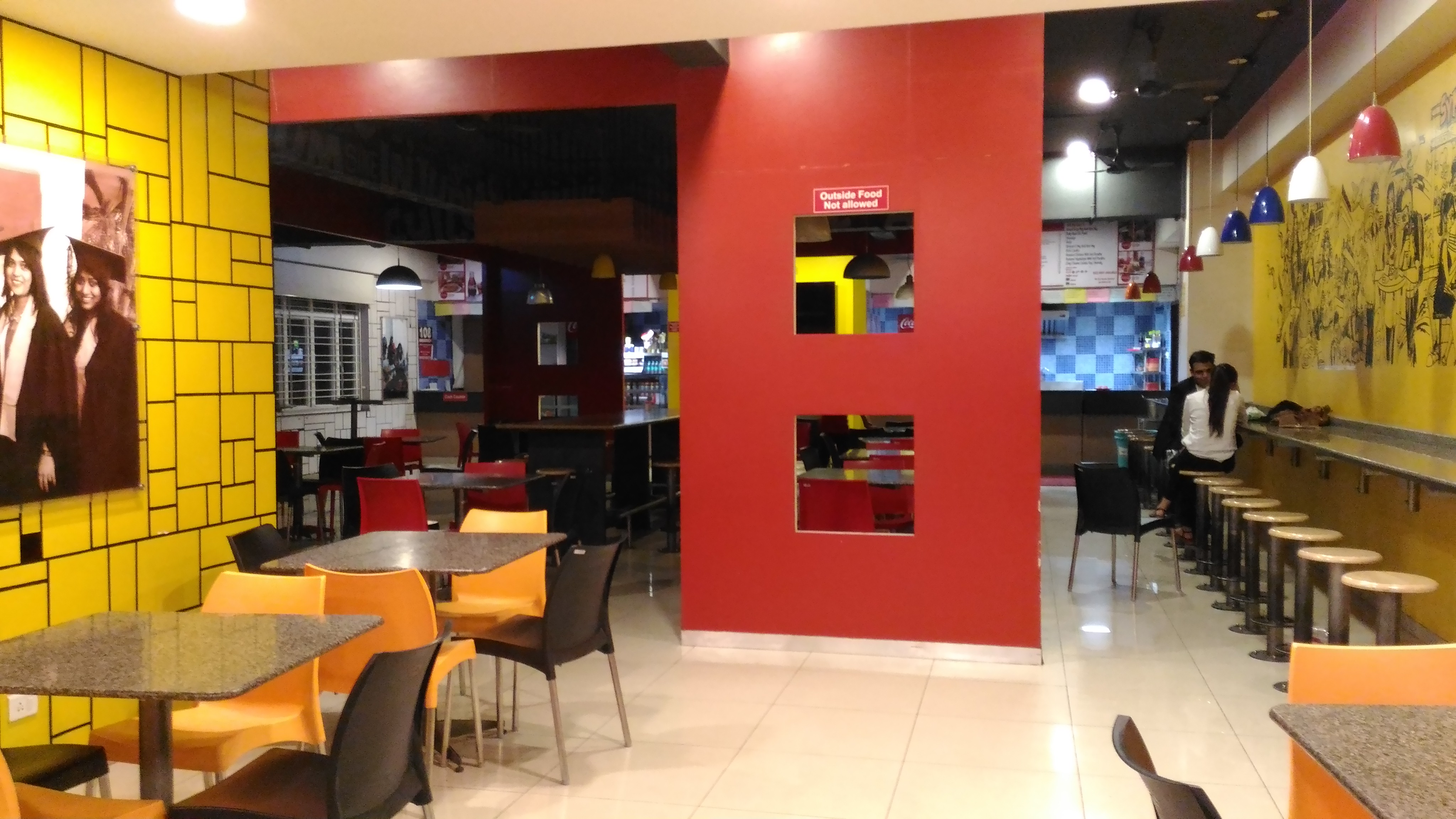 Symbiosis School for Liberal Arts Cafeteria / Mess