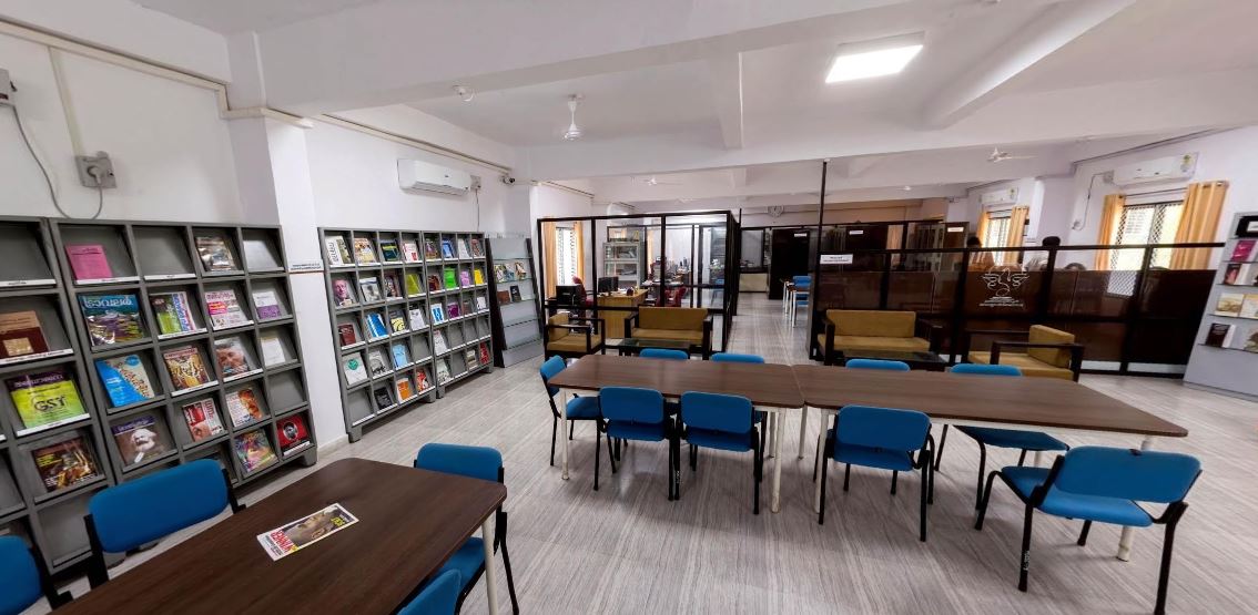 Thunchath Ezhuthachan Malayalam University Library