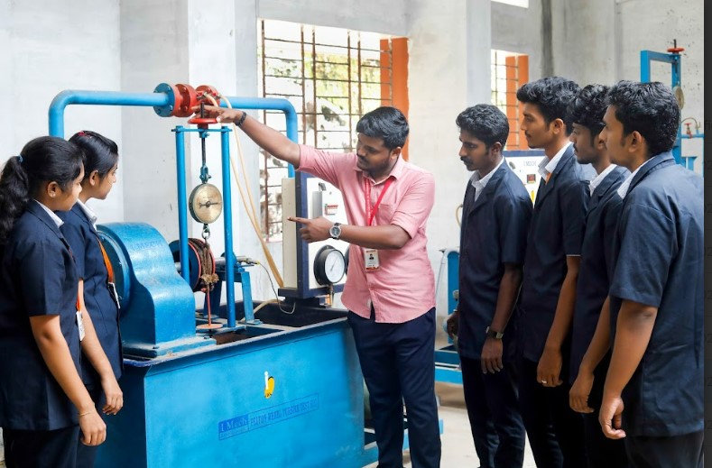 TOMS College of Engineering and Polytechnic Labs(5)