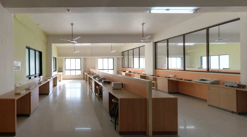 UKA Tarsadia University Labs(2)