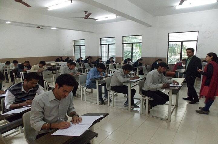 United Institute of Technology Classroom