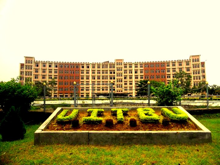 University Institute of Technology Campus View(1)