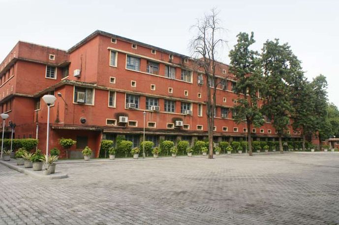 Vallabhbhai Patel Chest Institute Campus Building