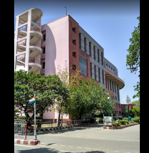 Vardhman Mahavir Medical College Campus View