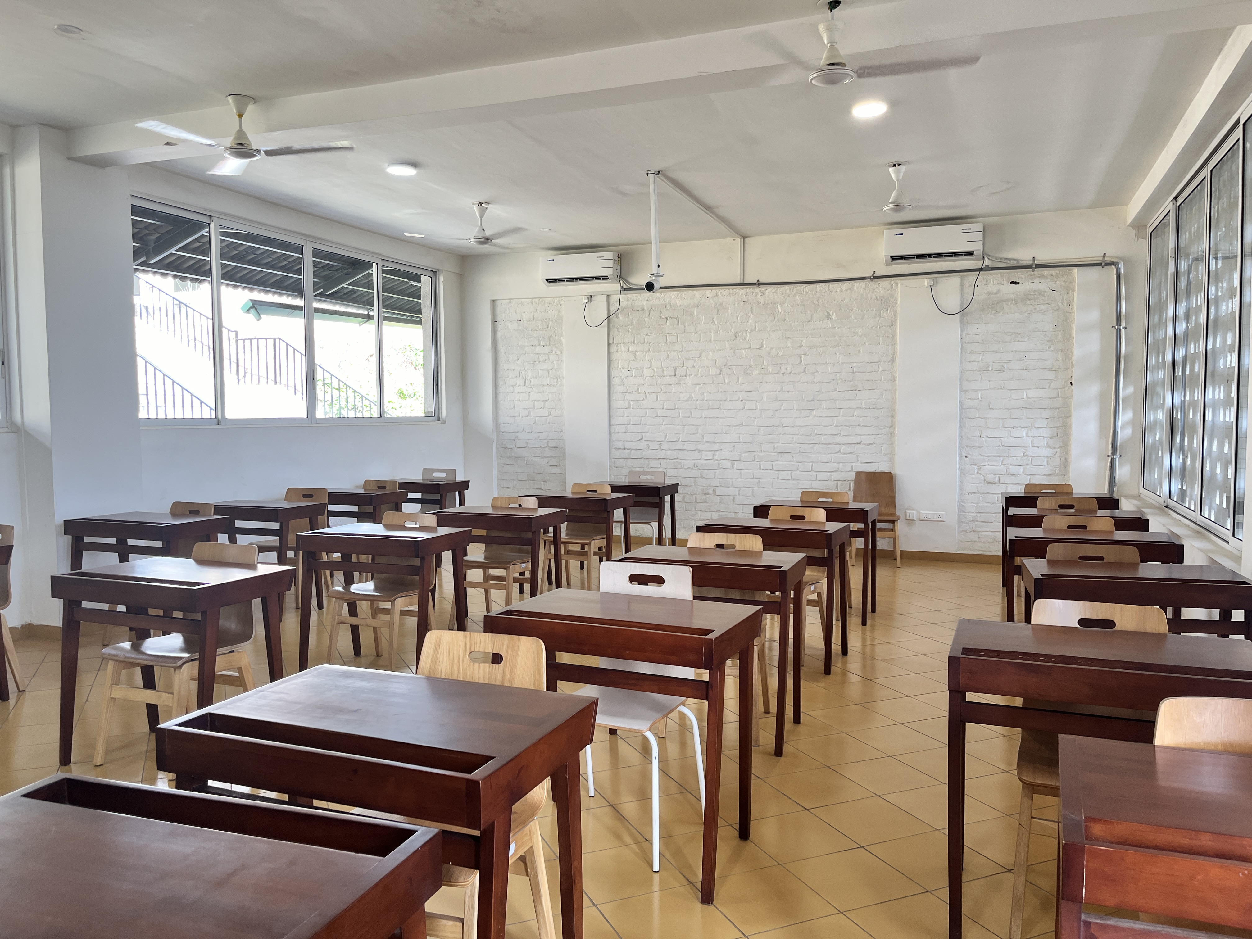 Vijaybhoomi University Classroom(4)