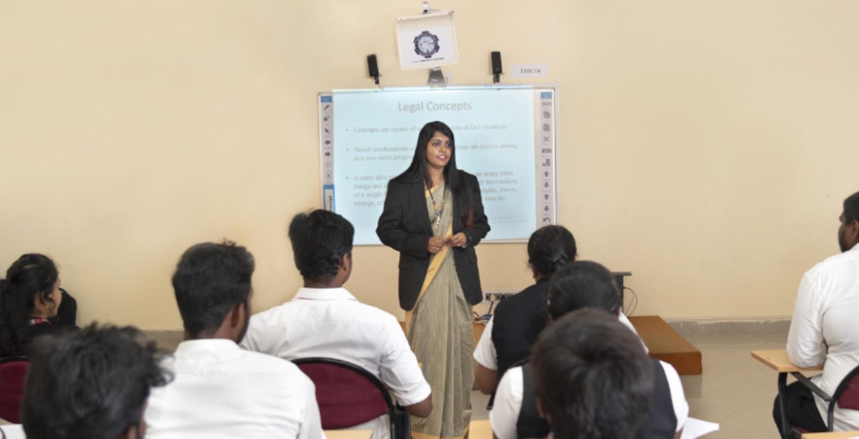 Vinayaka Mission's Law School Classroom(1)