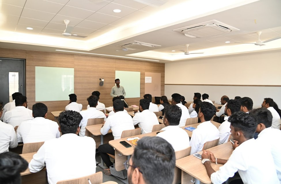 Vinayaka Mission's Law School Classroom(2)