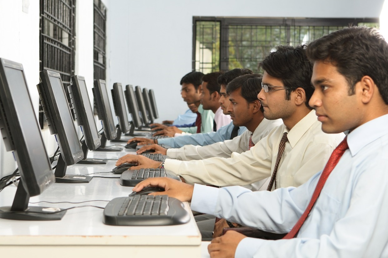 Vishwa Vishwani Institute of Systems and Management Labs(3)