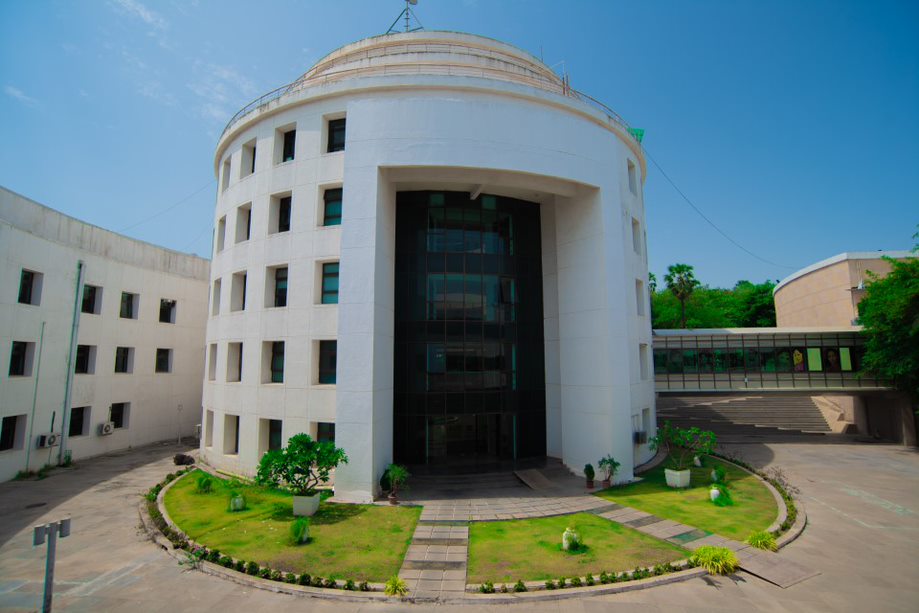 Whistling Woods International Campus Building(7)